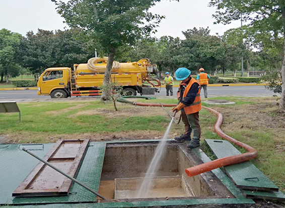 东乌珠穆沁化油池清理